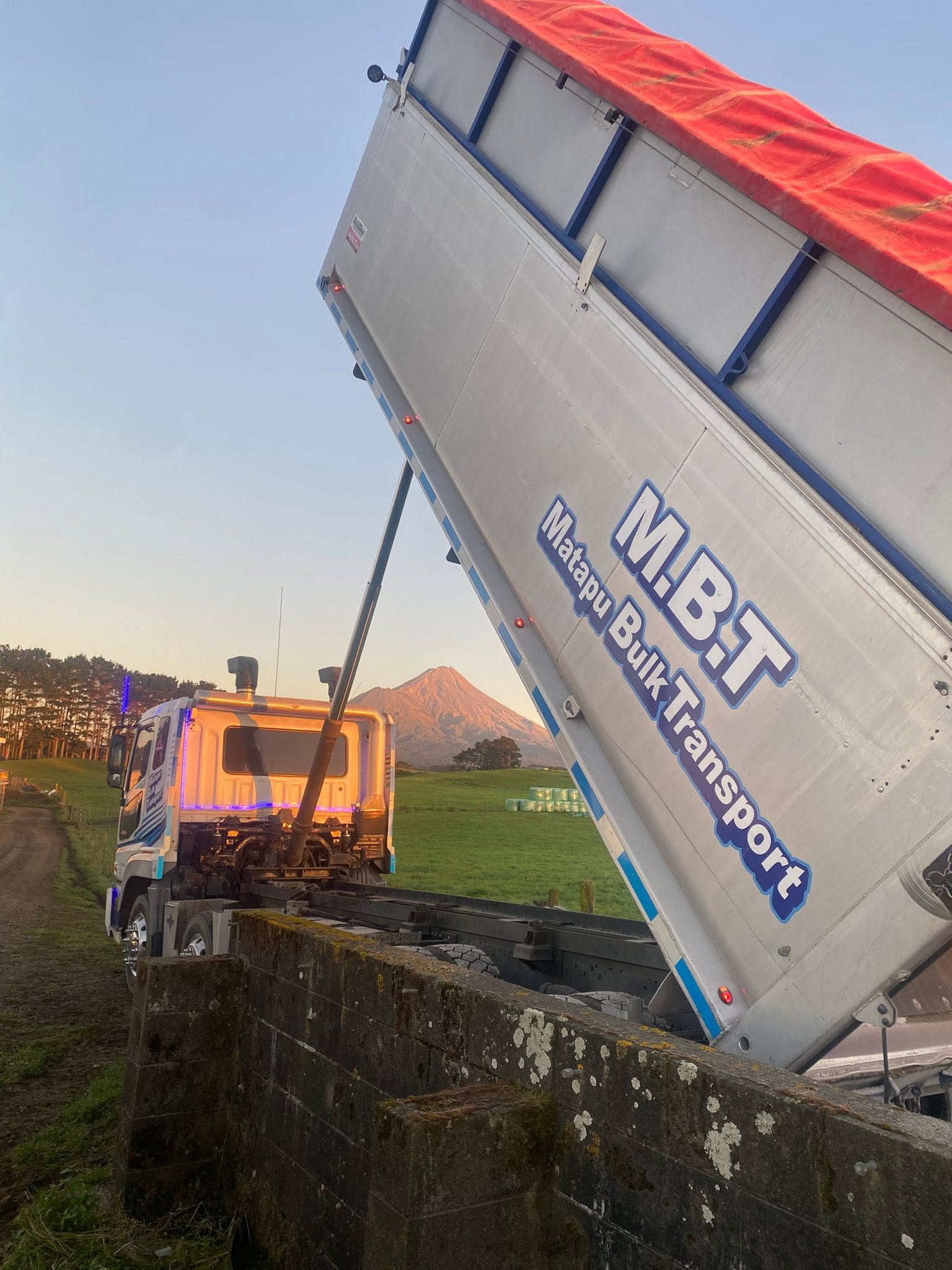 Matapu Bulk Transport truck photograph